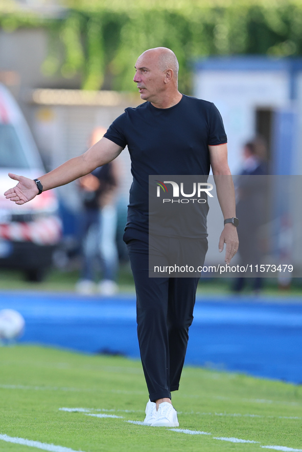 Head Coach Salvatore Sullo of Empoli FC looks on during the Serie A match between Empoli FC and Juventus FC in Empoli, Italy, on September 1...