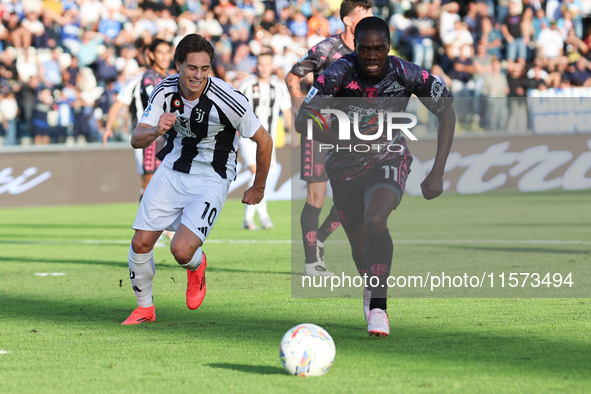 Emmanuel Gyasi of Empoli FC and Kenan Yildiz of Juventus FC battle for the ball during the Serie A match between Empoli FC and Juventus FC i...