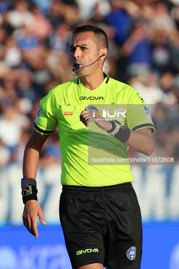 Referee Marco Di Bello officiates the Serie A match between Empoli FC and Juventus FC in Empoli, Italy, on September 14, 2024, at the stadiu...