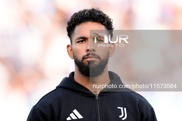 Douglas Luiz of Juventus FC looks on during the Serie A Enilive match between Empoli FC and Juventus FC at Stadio Carlo Castellani on Septem...