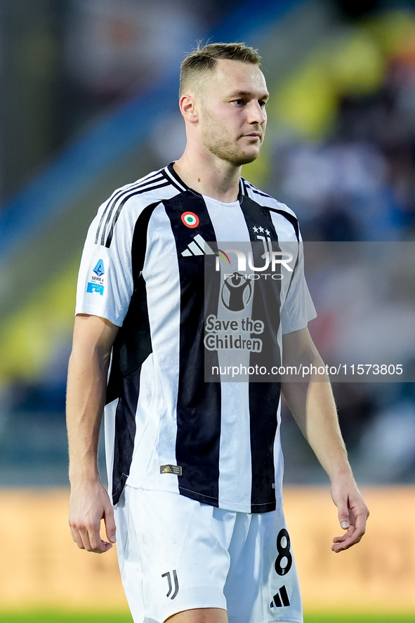 Teun Koopmeiners of Juventus FC looks on during the Serie A Enilive match between Empoli FC and Juventus FC at Stadio Carlo Castellani on Se...