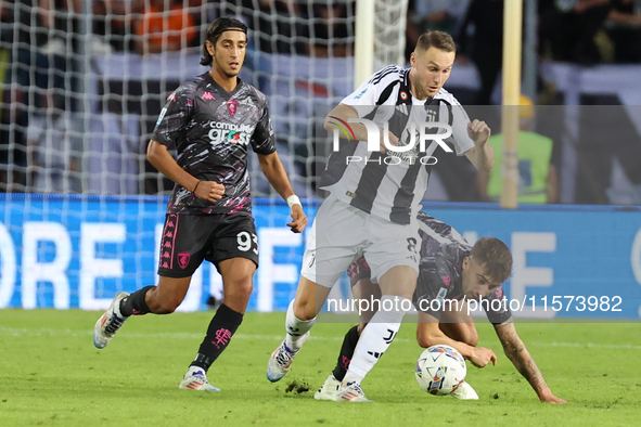 Teun Koopmeiners of Juventus FC controls the ball during the Serie A match between Empoli FC and Juventus FC in Empoli, Italy, on September...