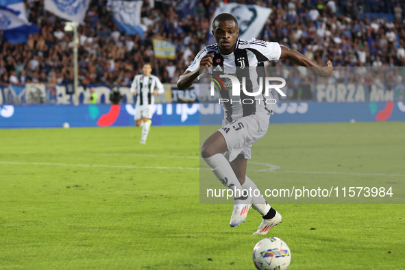 Pierre Kalulu of Juventus FC controls the ball during the Serie A match between Empoli FC and Juventus FC in Empoli, Italy, on September 14,...