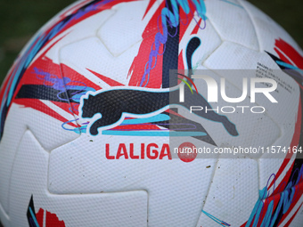 The official ball of LaLiga during the match between RCD Espanyol and Deportivo Alaves, corresponding to week 5 of LaLiga EA Sports, is play...