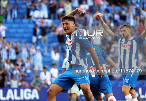 Alejo Veliz celebrates a goal during the match between RCD Espanyol and Deportivo Alaves, corresponding to week 5 of LaLiga EA Sports, at th...