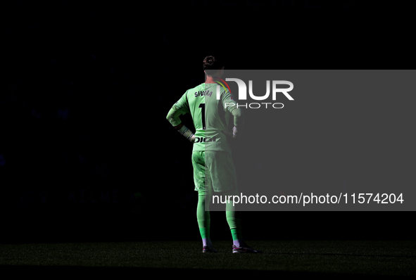 Antonio Sivera plays during the match between RCD Espanyol and Deportivo Alaves, corresponding to week 5 of LaLiga EA Sports, at the RCDE St...