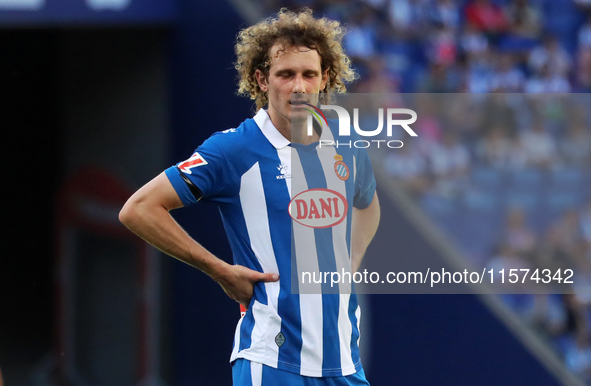 Alex Kral plays during the match between RCD Espanyol and Deportivo Alaves, corresponding to week 5 of LaLiga EA Sports, at the RCDE Stadium...