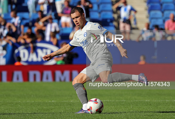 Tomas Conechny plays during the match between RCD Espanyol and Deportivo Alaves, corresponding to week 5 of LaLiga EA Sports, at the RCDE St...