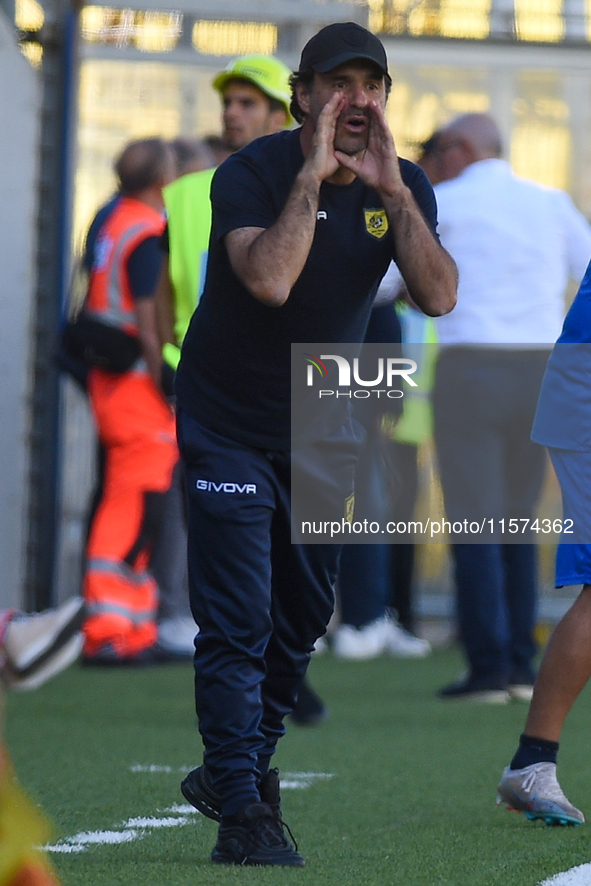 Guido Pagliuca Head Coach of SS Juve Stabia during the Serie B match between SS Juve Stabia and Palermo FC at Stadio Romeo Menti Castellamma...