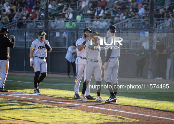 The Oakland Ballers (1) beat the Yolo High Wheelers (0) in game 2 (round 1) of the Pioneer Baseball League's playoffs in Oakland, Calif., on...