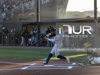 The Oakland Ballers (1) beat the Yolo High Wheelers (0) in game 2 (round 1) of the Pioneer Baseball League's playoffs in Oakland, Calif., on...