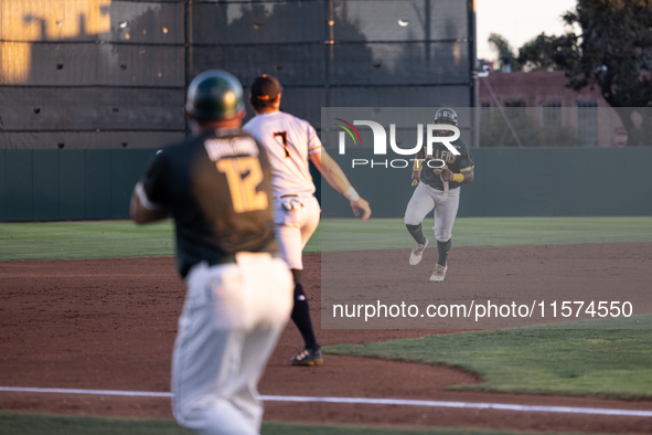 The Oakland Ballers (1) beat the Yolo High Wheelers (0) in game 2 (round 1) of the Pioneer Baseball League's playoffs in Oakland, Calif., on...