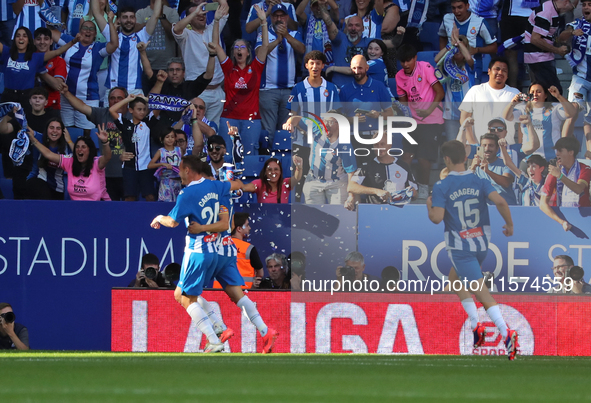 RCD Espanyol players celebrate during the match between RCD Espanyol and Deportivo Alaves, corresponding to week 5 of LaLiga EA Sports, at t...