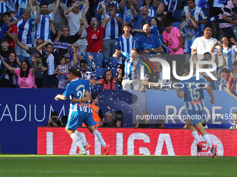 RCD Espanyol players celebrate during the match between RCD Espanyol and Deportivo Alaves, corresponding to week 5 of LaLiga EA Sports, at t...