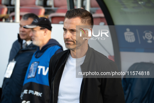 Coach Robert Kolendowicz during the game between KS Cracovia and Pogon Szczecin in Krakow, Poland, on September 14, 2024. PKO BP Ekstraklasa...