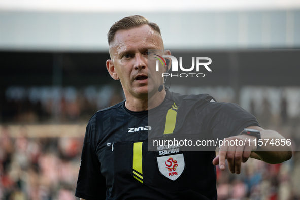 Referee Piotr Lasyk officiates the game between KS Cracovia and Pogon Szczecin in Krakow, Poland, on September 14, 2024. PKO BP Ekstraklasa,...