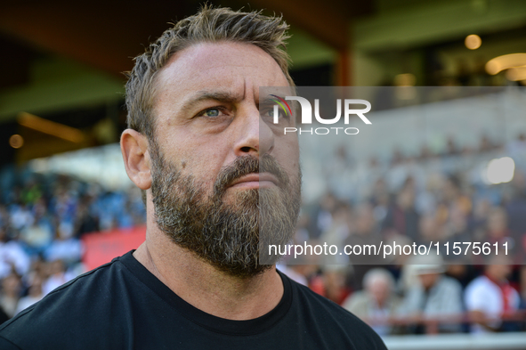 Daniele De Rossi coaches AS Roma during the Serie A ENILIVE 24/25 match between Genoa CFC and AS Roma at Stadio Luigi Ferraris in Genova, It...