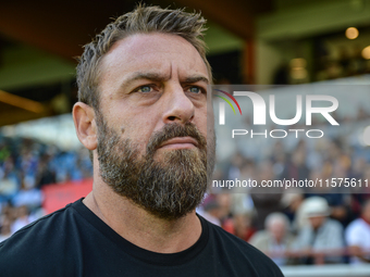 Daniele De Rossi coaches AS Roma during the Serie A ENILIVE 24/25 match between Genoa CFC and AS Roma at Stadio Luigi Ferraris in Genova, It...