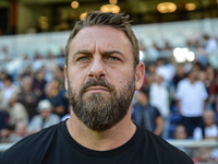 Daniele De Rossi coaches AS Roma during the Serie A ENILIVE 24/25 match between Genoa CFC and AS Roma at Stadio Luigi Ferraris in Genova, It...