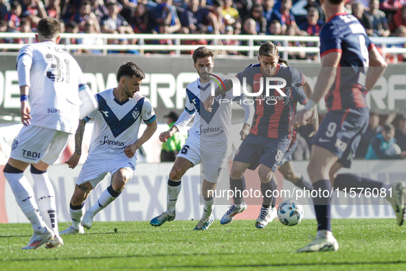 Iker Muniain of San Lorenzo plays the ball during a match between San Lorenzo and Velez as part of Copa de la Liga 2024 at Estadio Pedro Bid...