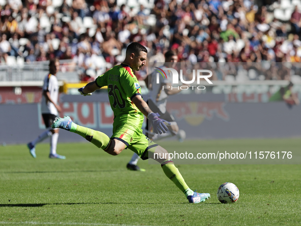 Wladimiro Falcone during the Serie A 2024-2025 match between Torino and Lecce in Torino, Italy, on September 15, 2024 