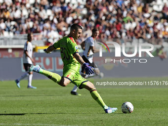 Wladimiro Falcone during the Serie A 2024-2025 match between Torino and Lecce in Torino, Italy, on September 15, 2024 (