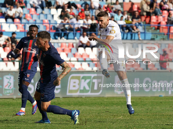 Fabio Borini of UC Sampdoria is in action during the Serie B match between Cosenza and Sampdoria at the Stadio ''Gigi Marulla'' in Cosenza,...