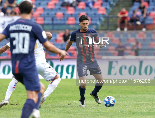 Tommaso D'Orazio of Cosenza is in action during the Serie B match between Cosenza and Sampdoria at the Stadio ''Gigi Marulla'' in Cosenza, I...