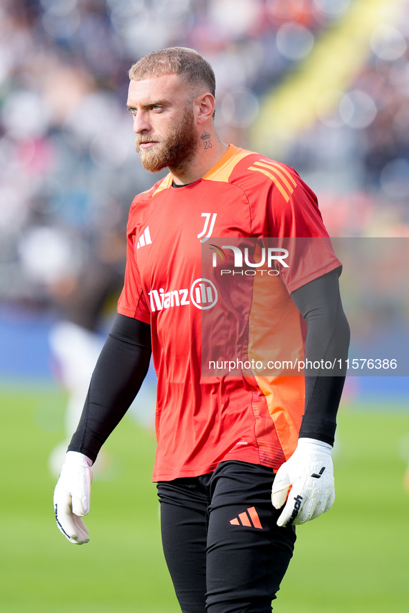 Michele Di Gregorio of Juventus FC looks on during the Serie A Enilive match between Empoli FC and Juventus FC at Stadio Carlo Castellani on...