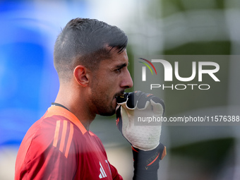 Mattia Perin of Juventus FC looks on during the Serie A Enilive match between Empoli FC and Juventus FC at Stadio Carlo Castellani on Septem...