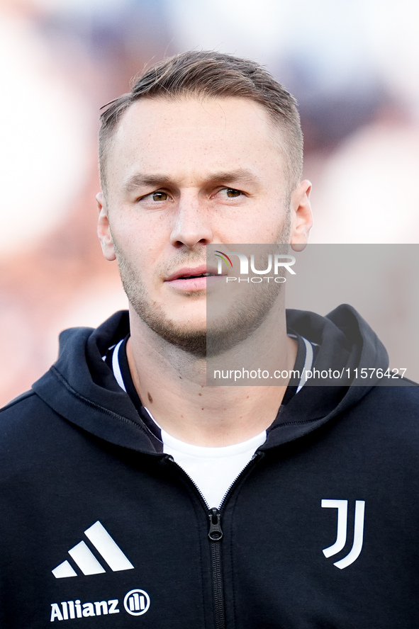 Teun Koopmeiners of Juventus FC looks on during the Serie A Enilive match between Empoli FC and Juventus FC at Stadio Carlo Castellani on Se...