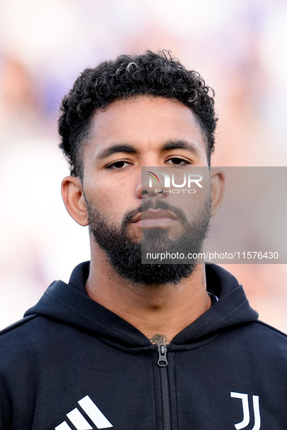 Douglas Luiz of Juventus FC looks on during the Serie A Enilive match between Empoli FC and Juventus FC at Stadio Carlo Castellani on Septem...