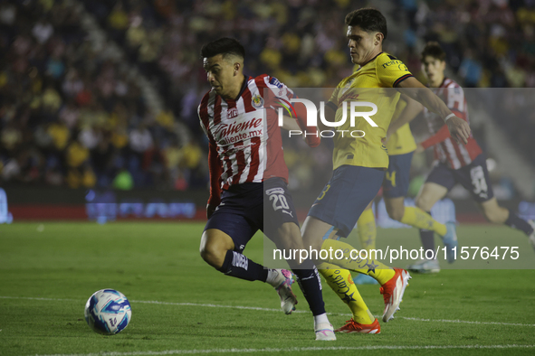 Fernando Beltran Cruz #20 of Chivas de Guadalajara drives the ball forward during the 17th round match of the Torneo de Apertura as part of...