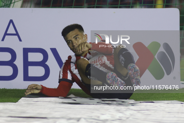 Fernando Beltran Cruz #20 of Chivas de Guadalajara during the 17th round match of the Torneo de Apertura as part of the Liga MX between Chiv...