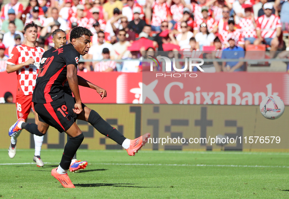 Lamine Yamal scores during the match between Girona FC and FC Barcelona in Girona, Spain, on September 15, 2024. 