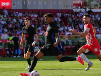 Lamine Yamal of FC Barcelona during the La Liga EA SPORTS match against Girona in Barcelona, Spain, on September 15, 2024 (