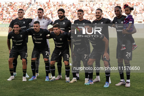 The Cagliari team during the Serie A TIM match between Cagliari Calcio and Napoli SSC in Italy on September 15, 2024 