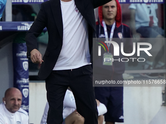 Davide Nicola coaches Cagliari Calcio during the Serie A TIM match between Cagliari Calcio and Napoli SSC in Italy on September 15, 2024 (