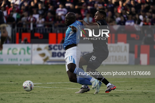 Romelu Lukaku of Napoli SSC and Yerry Mina of Cagliari Calcio during the Serie A TIM match between Cagliari Calcio and Napoli SSC in Italy o...