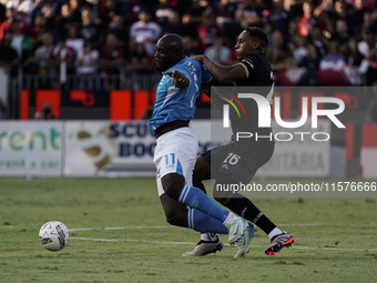 Romelu Lukaku of Napoli SSC and Yerry Mina of Cagliari Calcio during the Serie A TIM match between Cagliari Calcio and Napoli SSC in Italy o...