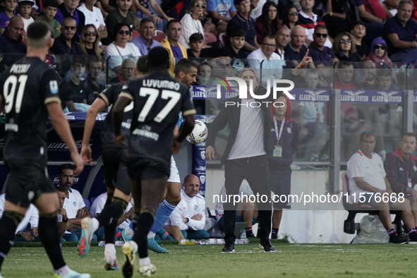 Davide Nicola coaches Cagliari Calcio during the Serie A TIM match between Cagliari Calcio and Napoli SSC in Italy on September 15, 2024 