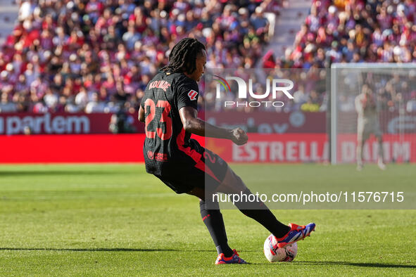 Jules Kounde of FC Barcelona during the La Liga EA SPORTS match against Girona in Barcelona, Spain, on September 15, 2024 