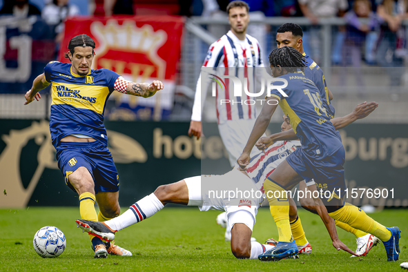 Willem II player Tommy St. Jago and RKC player Oskar Zawada during the match Willem II vs. RKC at the Koning Willem II Stadium for the Dutch...