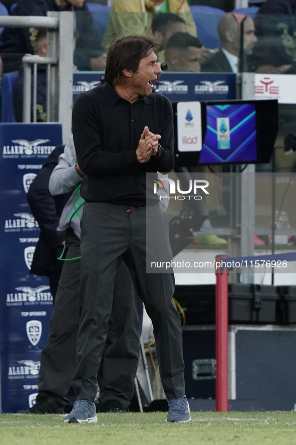 Antonio Conte coaches Napoli SSC during the Serie A TIM match between Cagliari Calcio and Napoli SSC in Italy, on September 15, 2024. 