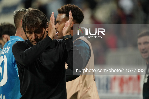 Antonio Conte coaches Napoli SSC during the Serie A TIM match between Cagliari Calcio and Napoli SSC in Italy, on September 15, 2024. 