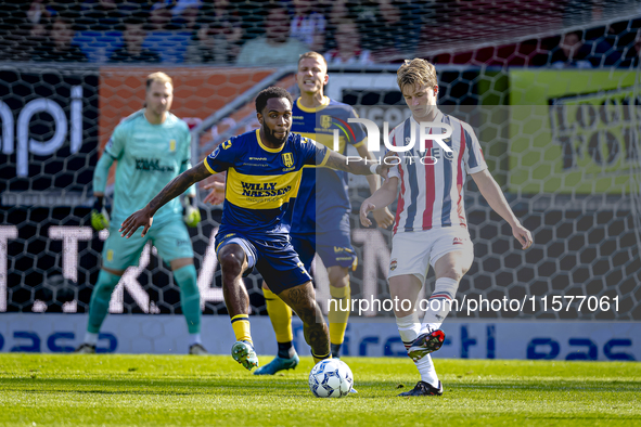 RKC player Denilho Cleonise and Willem II player Cisse Sandra during the match Willem II vs. RKC at the Koning Willem II stadium for the Dut...