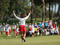 GAINESVILLE, VIRGINIA - SEPTEMBER 15: Lilia Vu of of Team USA celebrates her putt on the 18th green during single matches on Day Three of th...