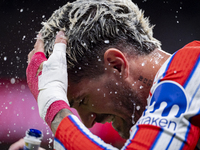 Rodrigo De Paul of Atletico de Madrid hydrates before the La Liga EA Sports 2024/25 football match between Atletico Madrid and Valencia CF a...