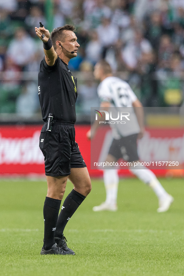 Referee Jaroslaw Przybyl during Legia Warsaw vs Rakow Czestochowa - PKO  Ekstraklasa match in Warsaw, Poland on September 15, 2024. 