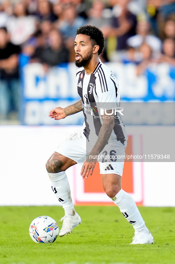 Douglas Luiz of Juventus FC in action during the Serie A Enilive match between Empoli FC and Juventus FC at Stadio Carlo Castellani on Septe...